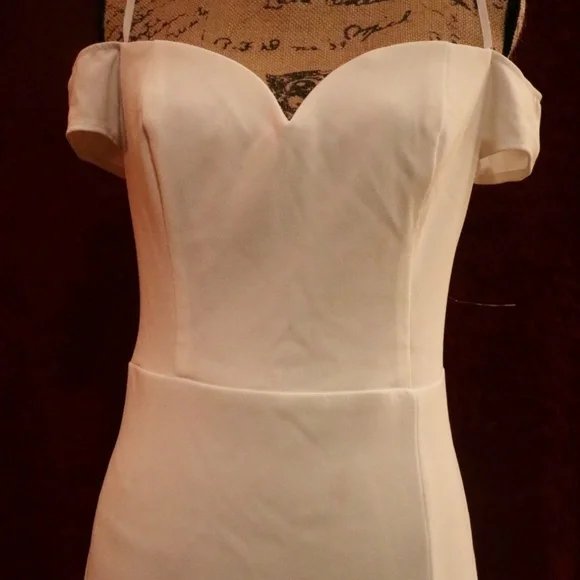 Dress - Picture 6 of 6